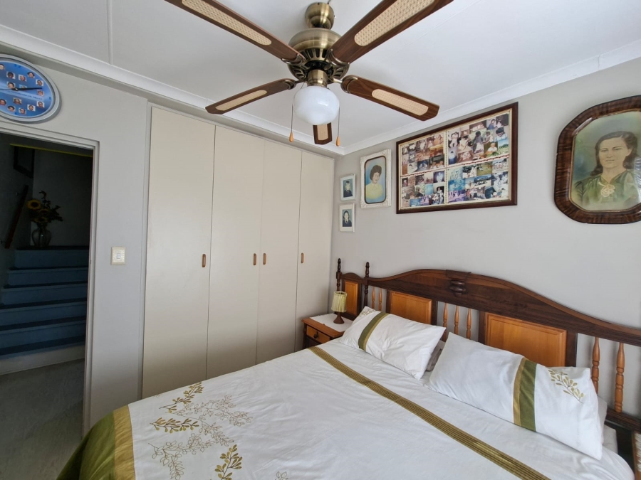 2 Bedroom Property for Sale in Hartenbos Central Western Cape